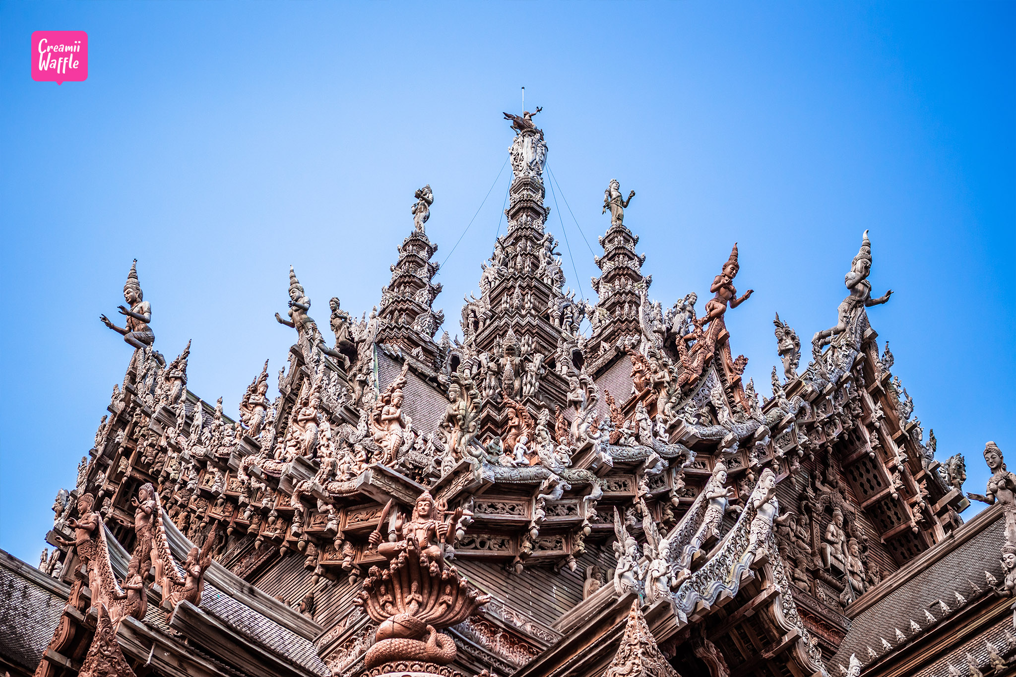 ปราสาท Sanctuary of Truth Pattaya