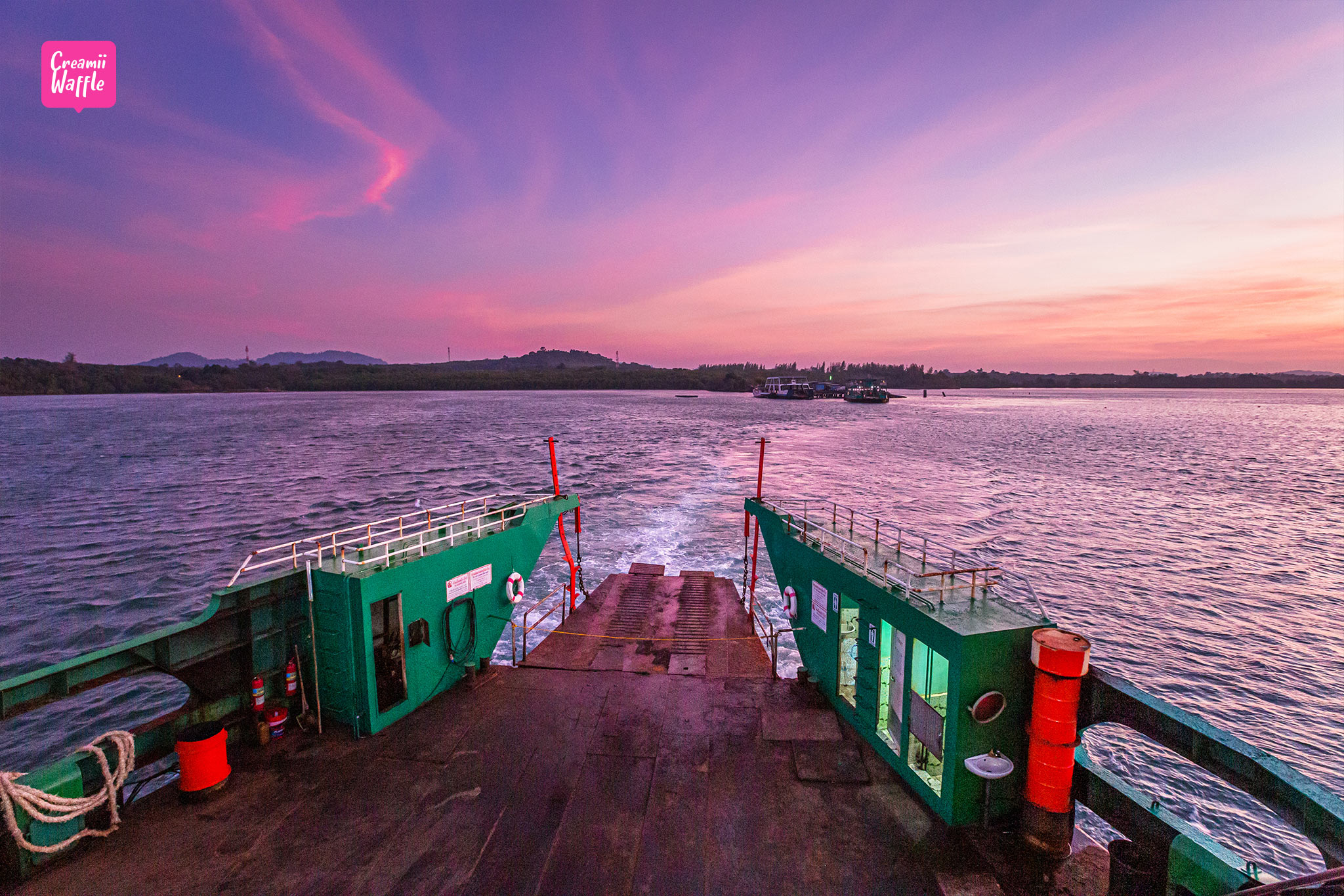 Center Point Ferry (เซ็นเตอร์พอยท์ เฟอร์รี่)