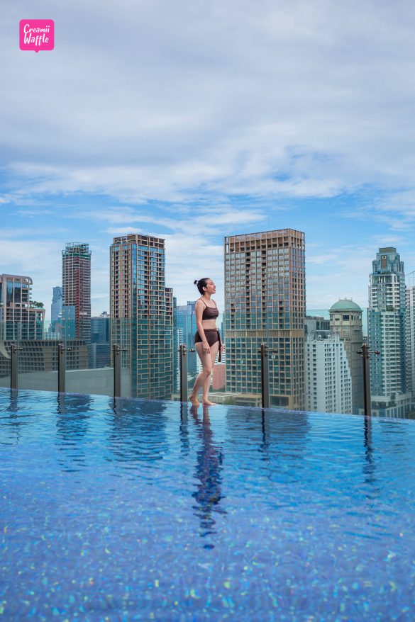 Hotel Indigo Bangkok โรงแรม อินดิโก สระว่ายน้ำอินฟินิตี้