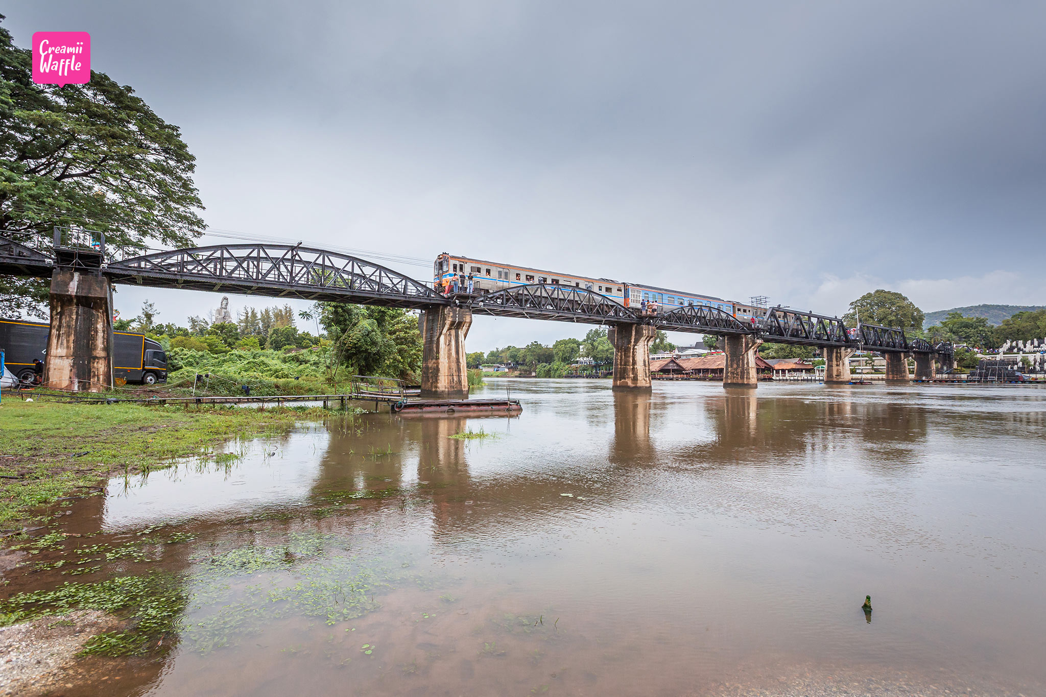 สะพานข้ามแม่น้ำแคว ที่เที่ยวกาญจนบุรี รีวิว