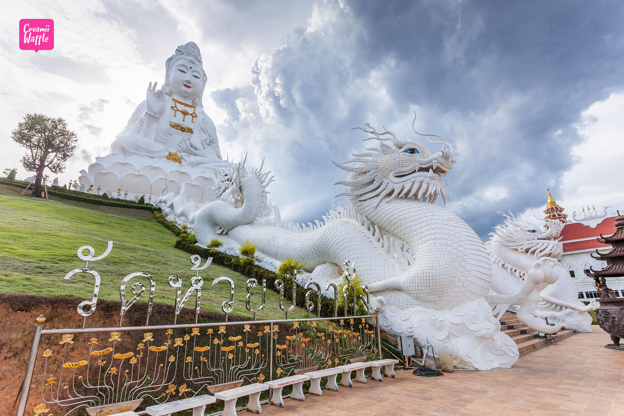 Wat Huay Pla Kang วัดห้วยปลากั้ง จ.เชียงราย